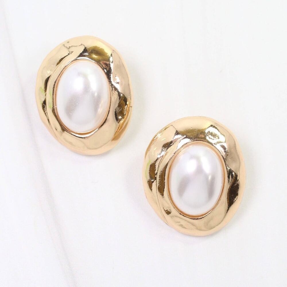 Newberg Oval Pearl Post Earrings – Gold